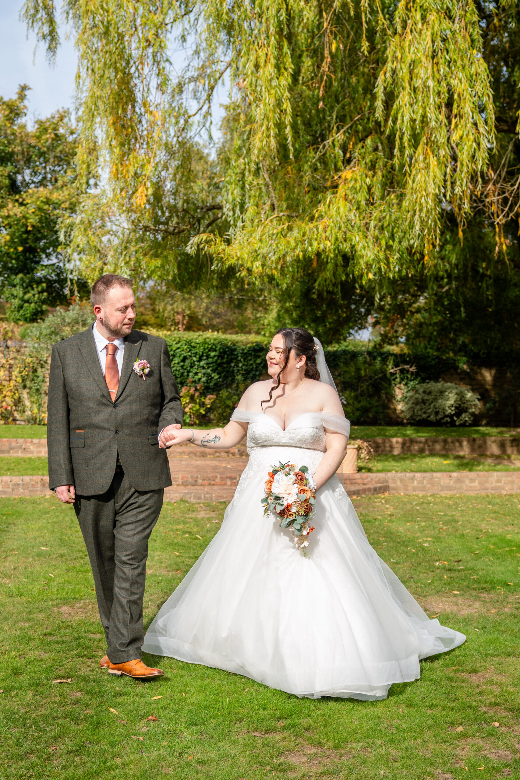 Autumn wedding portraits in the gardens at Oaks Farm Croydon — South London wedding photographer