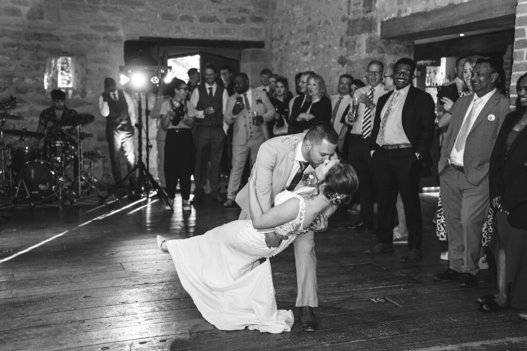 Hedsor house wedding-photographer first dance lighting